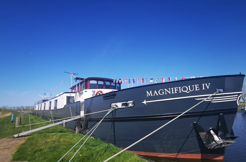 Bike and boat to Amsterdam and Bruges aboard the Magnifique IV