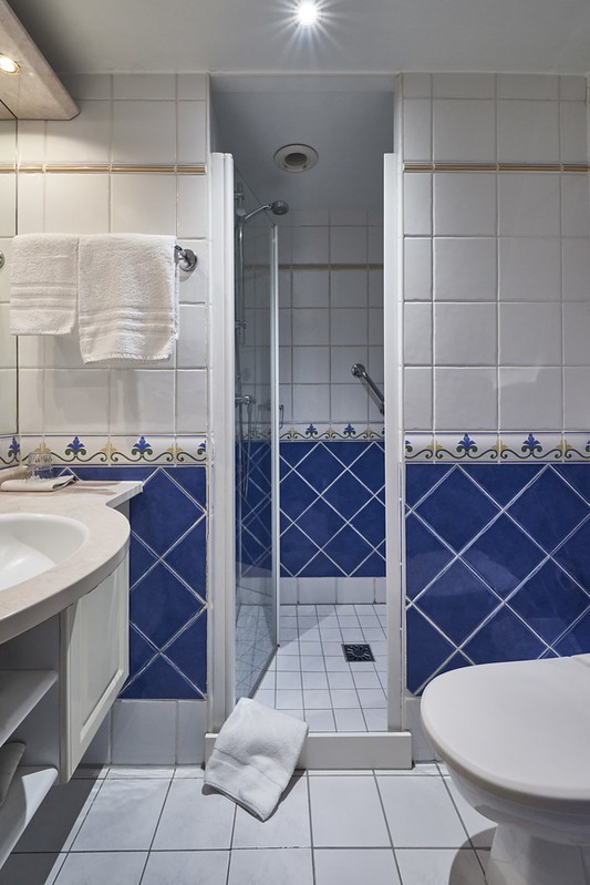 MS Provence bathroom
